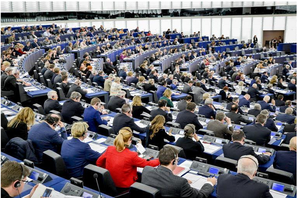 البرلمان الأوروبي يجدد دعوة جيش ميانمار لوقف العنف ضد الروهنغيا