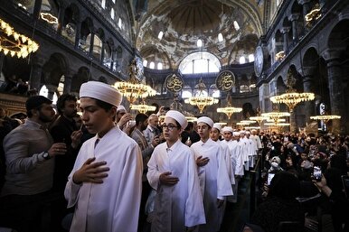 Istanbul’s Hagia Sophia Mosque Hosts Quran Memorizers Graduation Ceremony