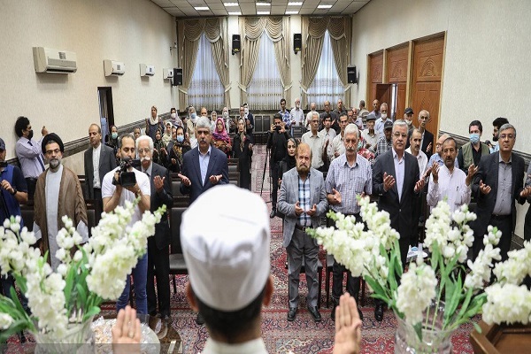 Zoroastrianos realizan un acto conmemorativo en honor de Imam Jomeini (+fotos)