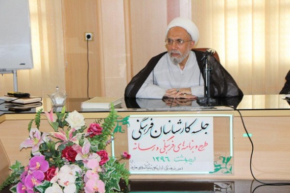 شاخص‌های رهبری جهت انتخاب اصلح ملاک قرار گیرد