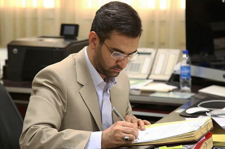 واکنش وزیر به حادثه اخیر مسافر تاکسی آنلاین +عکس