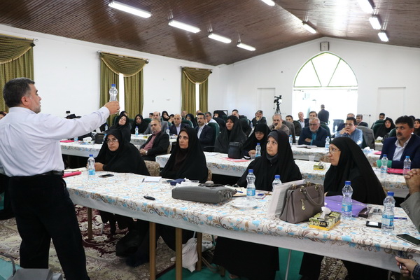 گزارش تصویری برگزاری دوره آموزشی قطبی مدیران مدارس شاهد در ساری