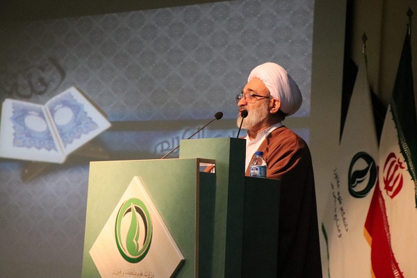 قرآن؛ طلایه&zwnj;دار ترسیم ارتباط صحیح با خداوند و طبیعت