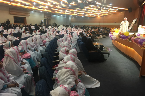گزارش تصویری مراسم جشن عبادت دانش آموزان دختر در چمستان نور