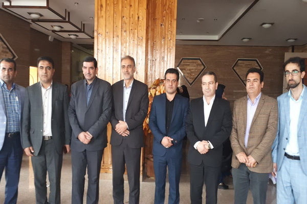 گزارش تصویری مراسم جشن عبادت دانش آموزان دختر در چمستان نور