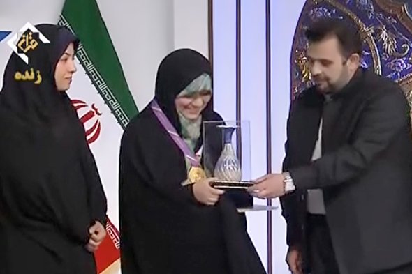 فیلم/ نفرات برتر رشته حفظ کل قرآن دختران دانش‌آموز