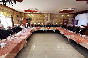 قدس و سرزمین فلسطین به هیچ وجه فروشی نیست
 