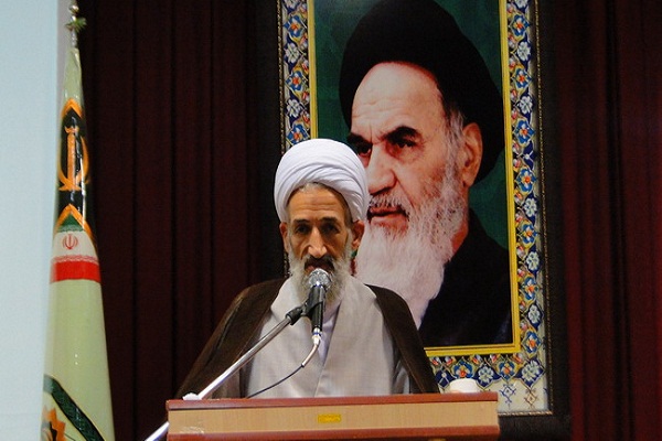 شعار امام خمینی(ره) بازگشت به اسلام ناب و بازخوانی هویت اسلامی ایرانی بود