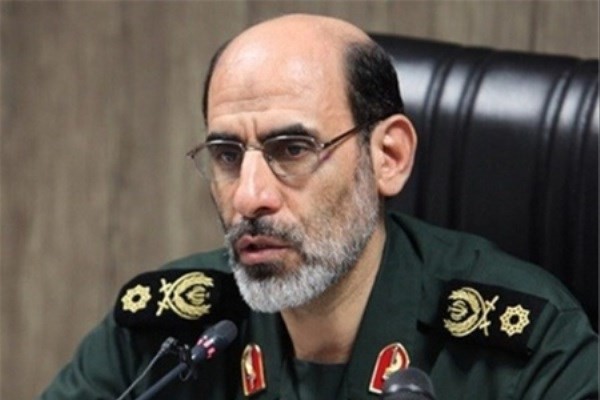 دست خالی هم از انقلاب دفاع می‌کنیم