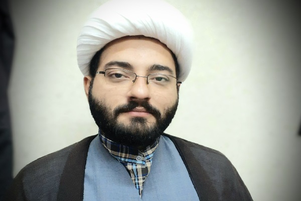 دعای عرفه؛ معرفی انسان از زوایای گوناگون به خود