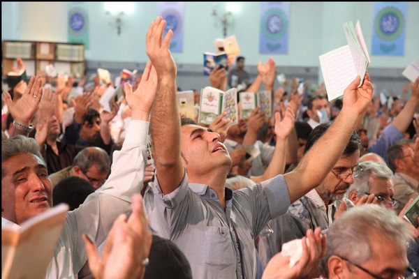 &laquo;گرایش به خدا&raquo; مبدأ و اصل دعای عرفه / نقش دعا در سلامت معنوی