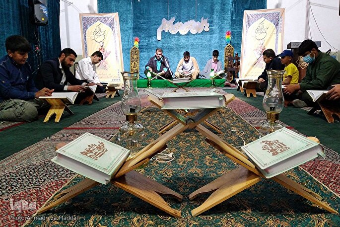 جزء‌خوانی قرآن کریم در آستان مقدس علی ابن حمزه(ع) شیراز‎‎