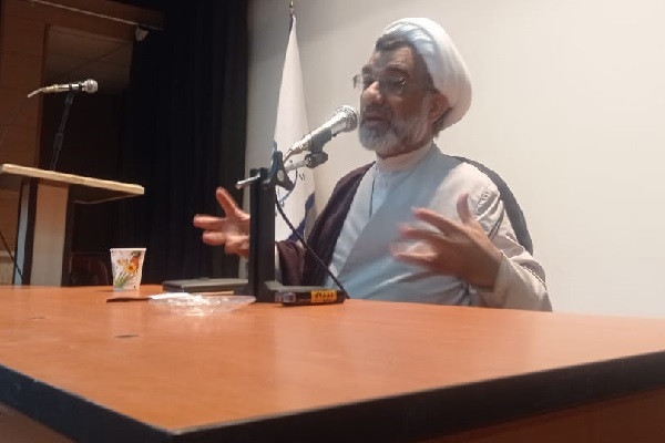 حجت&zwnj;الاسلام عبدالحسین خسرو پناه، معاون علوم انسانی و هنر دانشگاه آزاد اسلامی 