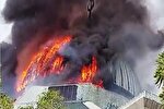فروریختن گنبد مسجد بزرگ جاکارتای اندونزی بر اثر آتش‌سوزی