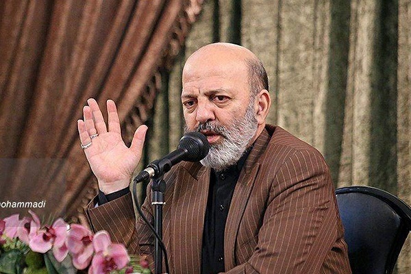 گرفتاری‌های انسان از زبان اوست