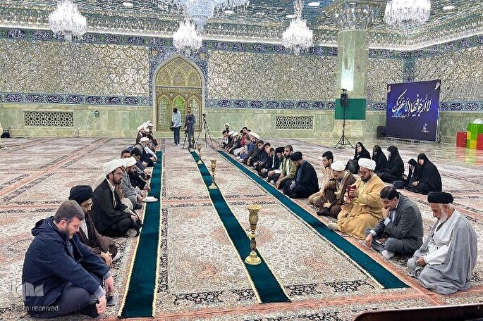 غبارروبی حرم بانوی کرامت با حضور خادمان پویش «ستاره‌های زمین» + فیلم