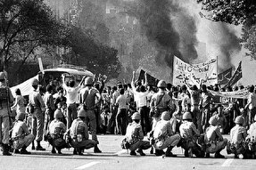 بی‌اعتنایی مردم به اعلام حکومت نظامی + فیلم