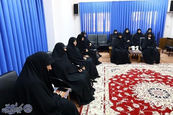 نشست فعالان فرهنگی بنیاد عفاف و حجاب دفتر نماینده ولی فقیه در مازندران با آیت الله محمد باقر  محمدی لائینی  در ساری