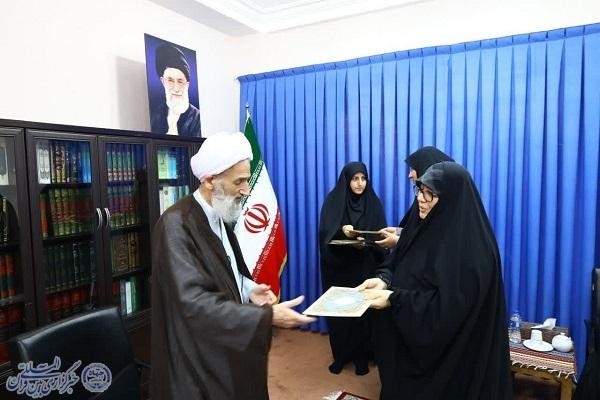 نشست فعالان فرهنگی بنیاد عفاف و حجاب دفتر نماینده ولی فقیه در مازندران با آیت الله محمد باقر  محمدی لائینی  در ساری