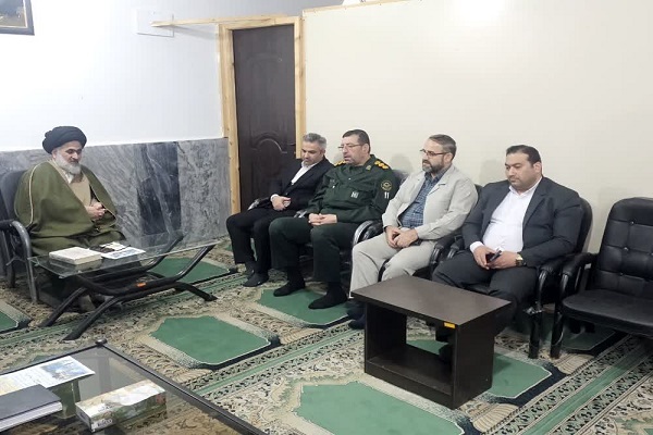 دیدار سرهنگ سلامی مدیرکل حفظ آثار و نشر ارزش‌های دفاع مقدس مازندران با حجت‌الاسلام رسولی امام جمعه قراخیل