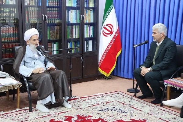 آیت‌الله محمدباقر محمدی لائینی، نماینده ولی فقیه در مازندران،  در دیدار با مدیر شرکت خطوط لوله و مخابرات نفت منطقه شمال