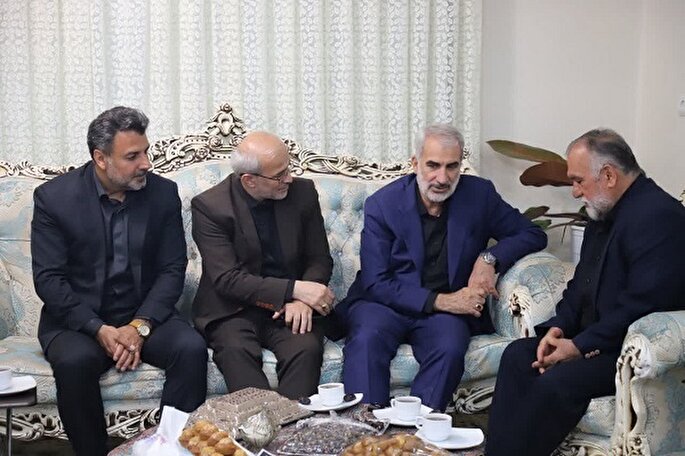 استاندار مازندران با خانواده زنده‌یاد سردار مرادی دیدار کرد