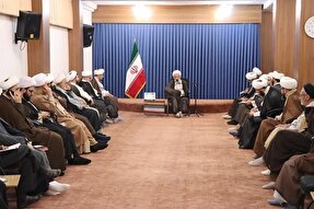 تقویت معرفت و باورهای دینی مردم، از وظایف اصلی روحانیت است