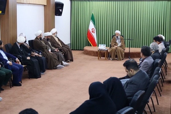 لزوم جدیت در برگزاری جشن‌های مهدوی به شکرانه عنایات امام زمان (عج)