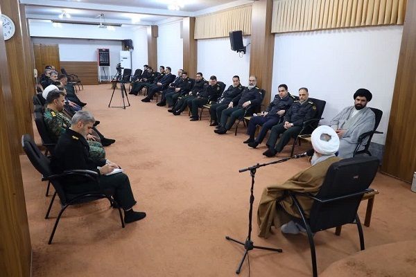 نیروی انتظامی با درایت، فرماندهی شایسته، اعتقادات راسخ و روحیۀ انقلابی، ایستاد و پیروز شد نیروی انتظامی با درایت، فرماندهی شایسته، اعتقادات راسخ و روحیۀ انقلابی، ایستاد و پیروز شد