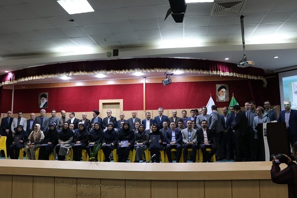 آیین گرامی‌داشت مقام معلم و تجلیل از اساتید نمونه دانشگاه مازندران برگزار شد