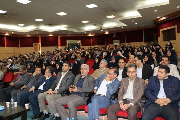 آیین گرامی‌داشت مقام معلم و تجلیل از اساتید نمونه دانشگاه مازندران برگزار شد