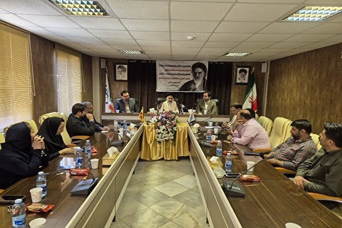 نشست «امام خمینی، وحدت، عدالت و آزادی» در کردستان برگزار شد