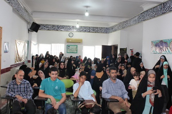 مراسم تبرک از سنگ قبر امام حسین (ع) و پرچم ابوالفضل (ع)