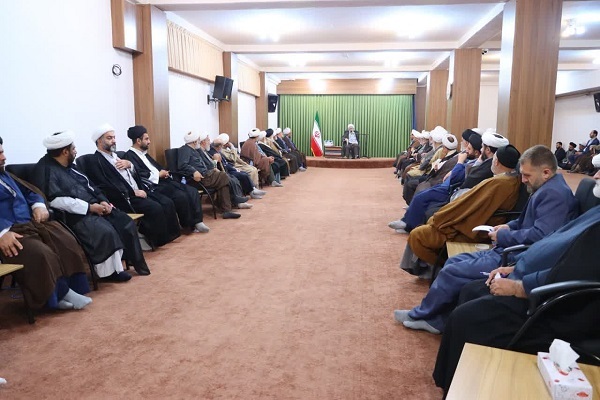 دیدار مبلغین طرح بصیرت عاشورایی با آیت الله لائینی نماینده ولی فقیه در مازندران