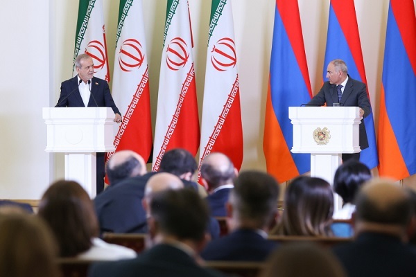 صلح در منطقه برای ایران یک اولویت راهبردی است