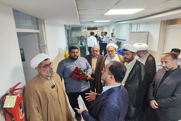 ارسالی // تحویل تجهیزات درمانی از محل موقوفه محمدباقر تاجر ساروی به بیمارستان امام خمینی(ره) ساری