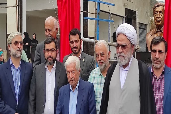 رونمایی از سردیس و یادمان واقف بزرگ حوزه سلامت در بهشهر