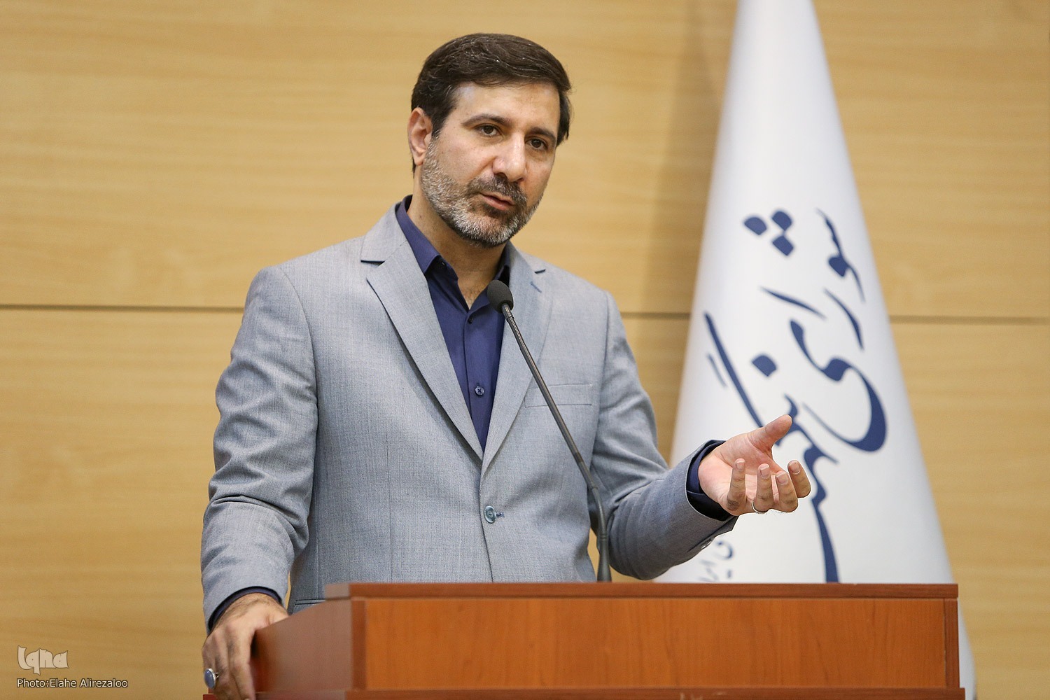 همه افراد و نهادها نسبت به حفظ اتحاد و انسجام ملی حساس باشند