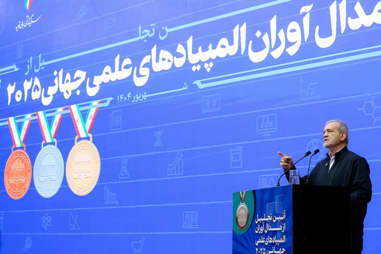 هرگز در برابر زیاده‌خواهی‌ها سرخم نخواهیم کرد