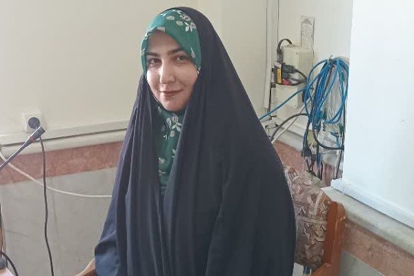سیده فرناز اتحاد؛ دانشجوی مقطع دکتری رشته علوم قرآن و حدیث