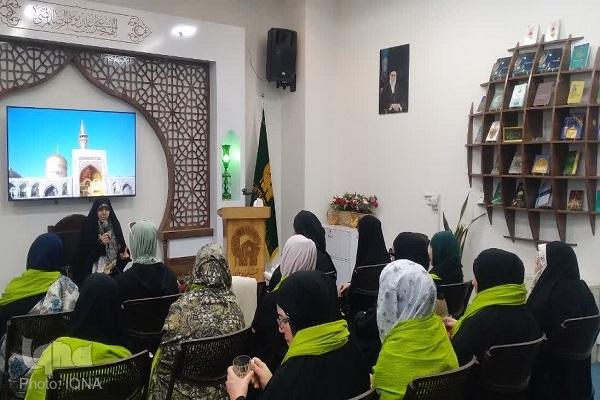 اجرای ویژه برنامه «رضوانه» ویژه زائران آذری‌زبان حرم رضوی