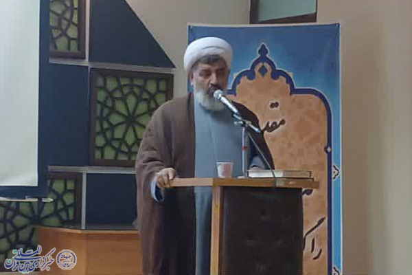 نماز جمعه، محور وحدت و تقویت سرمایه اجتماعی نماز جمعه، محور وحدت و تقویت سرمایه اجتماعی