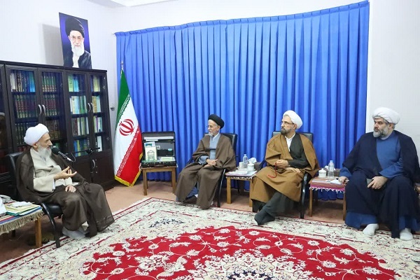 دیدار آیت‌الله محمدی‌لائینی با حجت‌الاسلام تکیه‌ای، مسئول ستاد مرکزی اعتکاف کشور