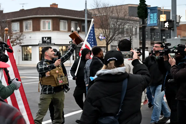 افزایش تنش در دیربورن پس از تلاش برای قرآن‌سوزی
