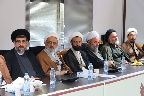 نور اربعین؛ راهنمای وحدت، ولایت‌مداری و مقابله با جنگ‌ ترکیبی