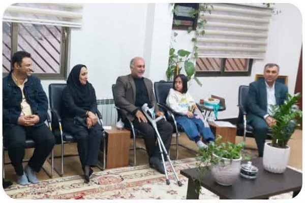 تجلیل از توانایی‌های نامحدود؛ دیدار صمیمانه هنرمندان کم‌توان بابلسر با امام‌جمعه به مناسبت روز جهانی معلولان