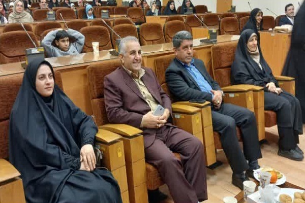 ارسالی // آیین بزرگداشت مقام زن همزمان با ولادت حضرت زهرا(س) در هادی شهر برگزار شد