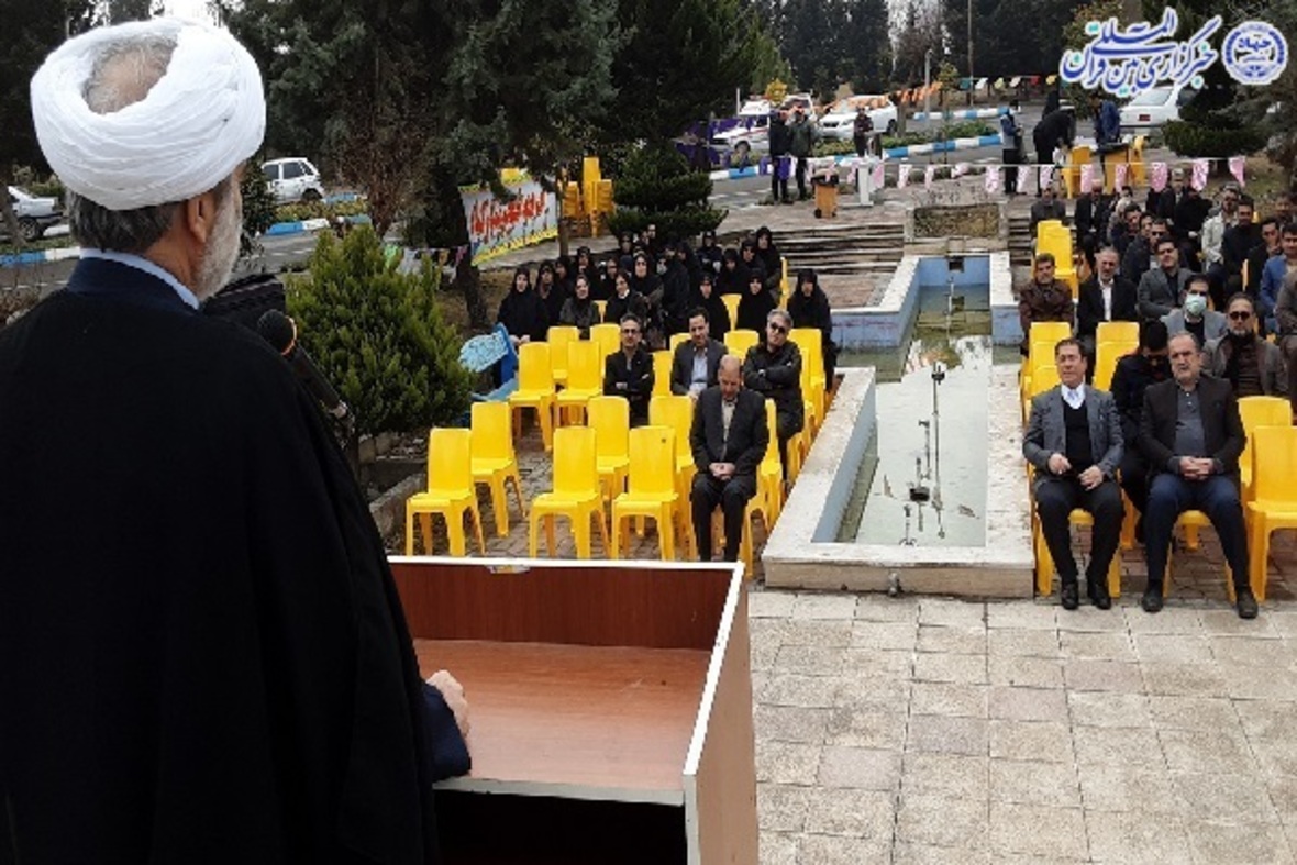 شاد پیمایی دانشگاهیان مازندران در آغازین روز دهه فجر