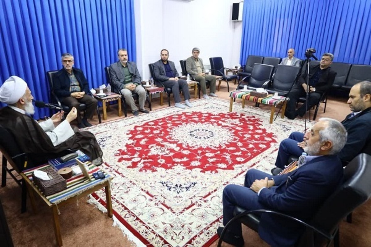 دیدار نماینده ولی فقیه در مازندران با مدیرکل و معاونان بیمه سلامت استان