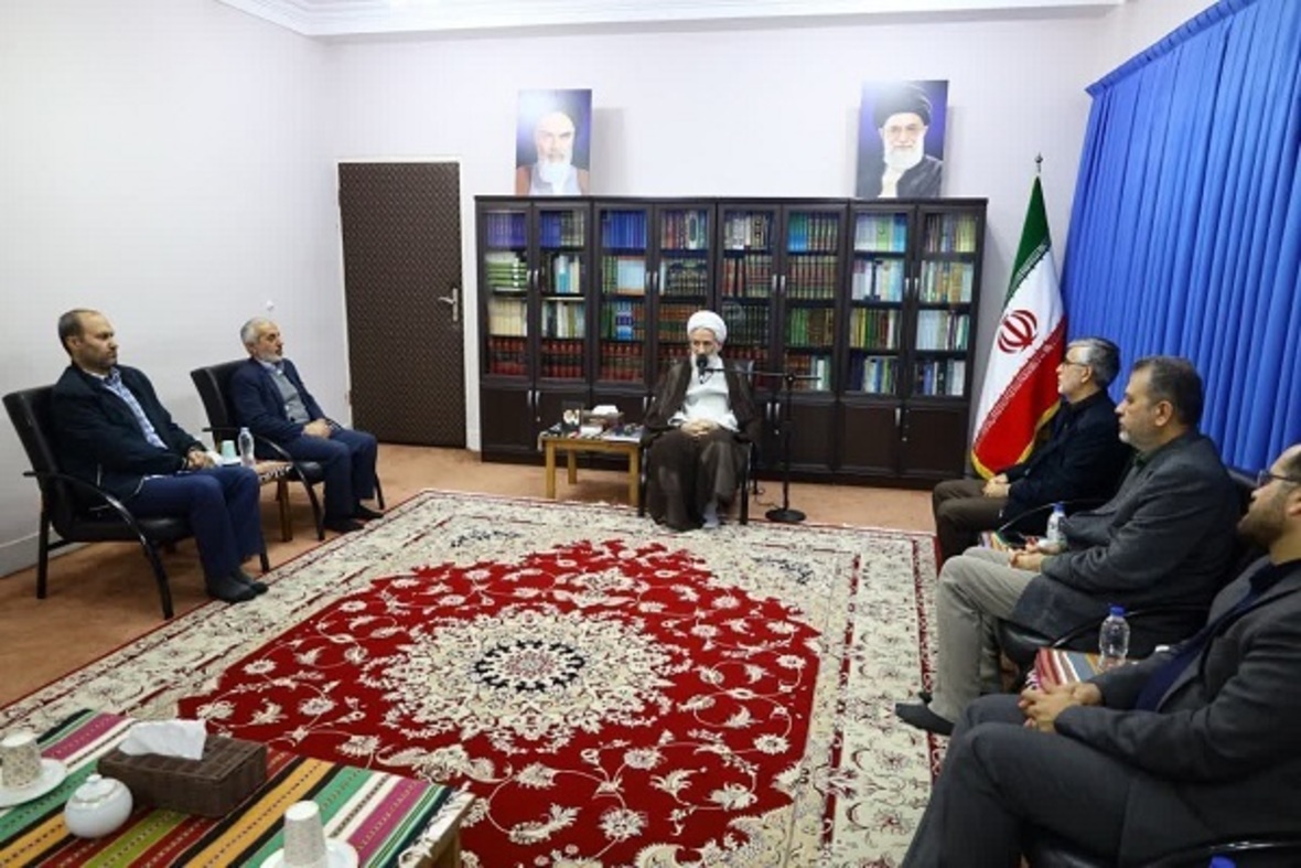 دیدار نماینده ولی فقیه در مازندران با مدیرکل و معاونان بیمه سلامت استان